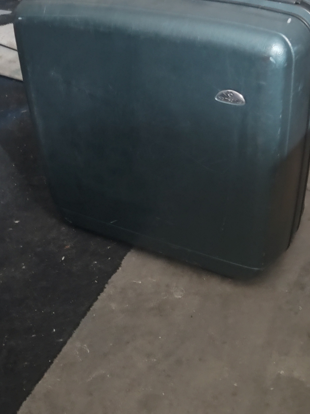 Samsonite Dark Green Hard Shell Suitcase